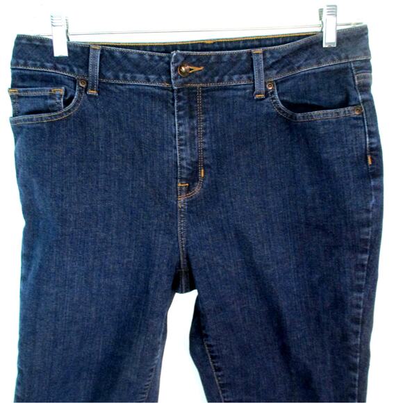 L.L. Bean Women's Mid Rise Dark Wash Stretch Blue Jean Capri Pants Size 14 - Picture 2 of 9